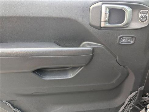 Used 2019 Jeep Wrangler Sport image 9