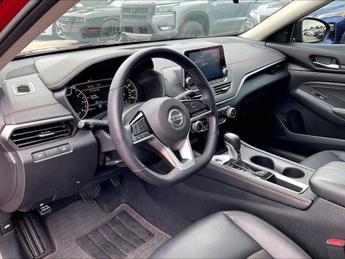 Used 2021 Nissan Altima 2.5 SR w/ SR Premium Package FWD image 17