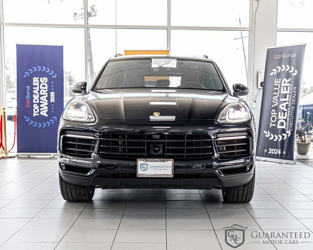 Used 2023 Porsche Cayenne w/ Premium Package AWD/4WD image 2