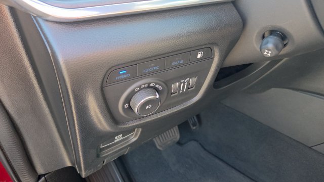 Used 2023 Jeep Grand Cherokee Overland AWD/4WD image 13
