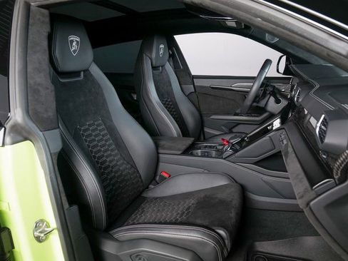 Used 2022 Lamborghini Urus image 3