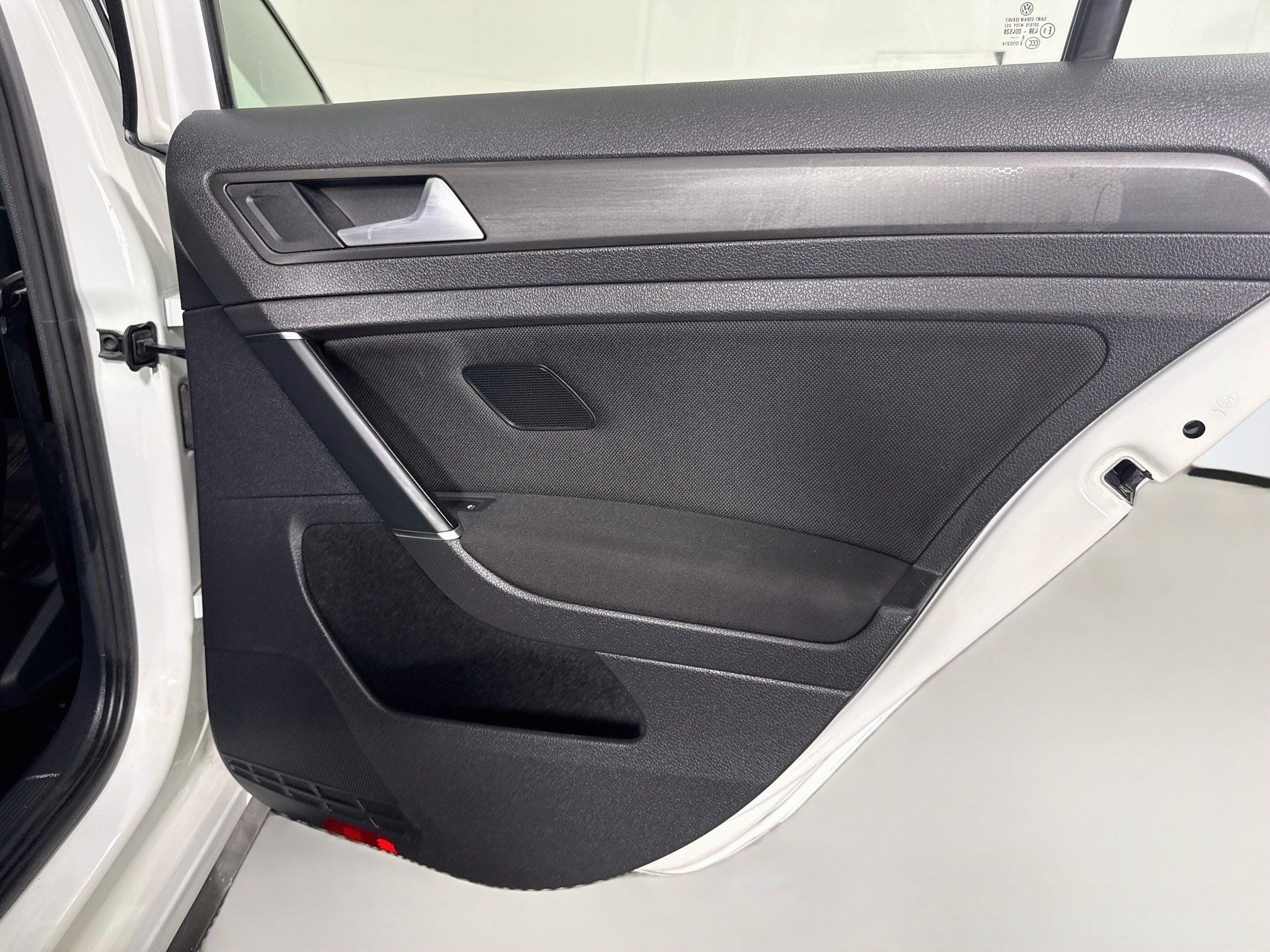 Used 2019 Volkswagen GTI SE FWD image 27