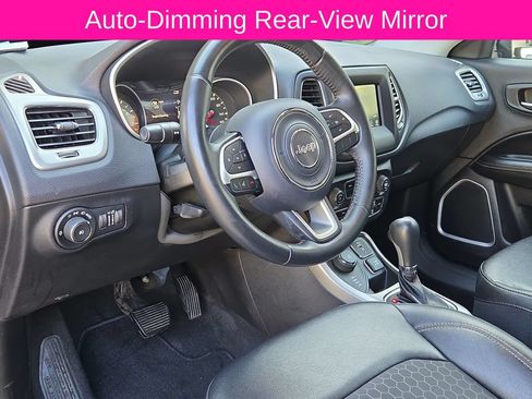 Used 2018 Jeep Compass Latitude w/ Popular Equipment Group AWD/4WD image 11