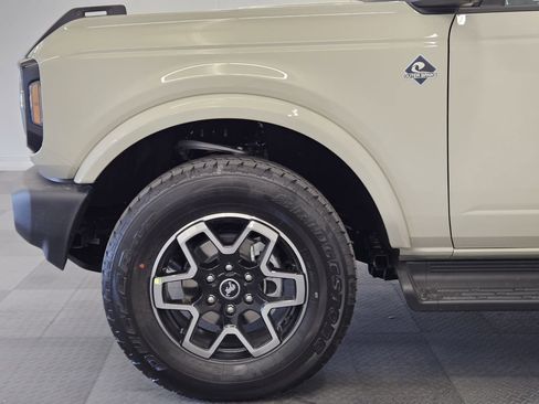 New 2025 Ford Bronco Outer Banks AWD/4WD image 9