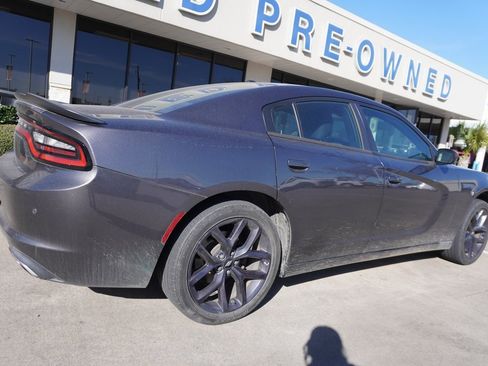 Used 2019 Dodge Charger SXT w/ Blacktop Package image 6