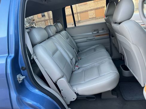 Used 2007 Chrysler Aspen Limited image 21