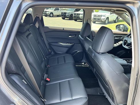 Used 2023 Nissan Rogue SV w/ SV Premium B Package AWD/4WD image 16