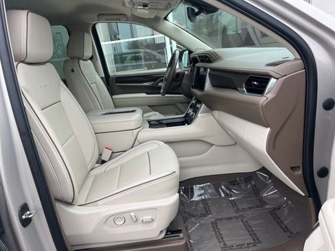 Used 2022 GMC Yukon XL Denali AWD/4WD image 22