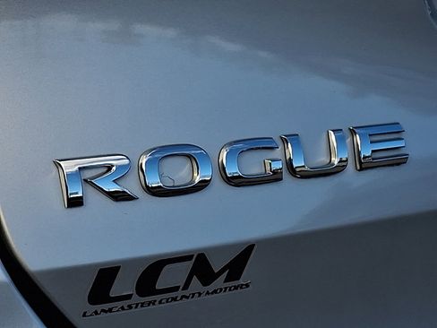 Used 2019 Nissan Rogue SV w/ Premium Package image 32