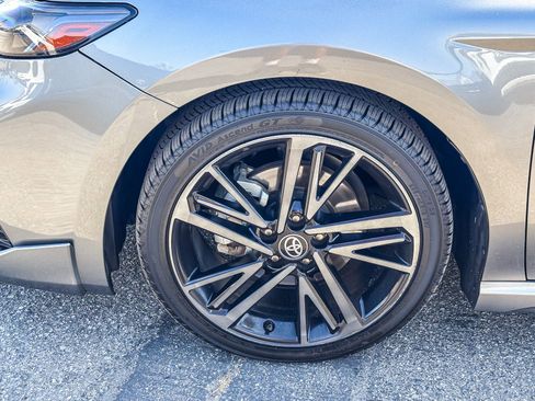 Used 2025 Toyota Camry XSE FWD image 11