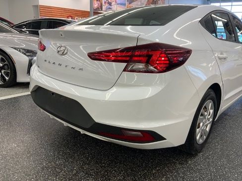 Used 2019 Hyundai Elantra SE w/ Cargo Package image 38