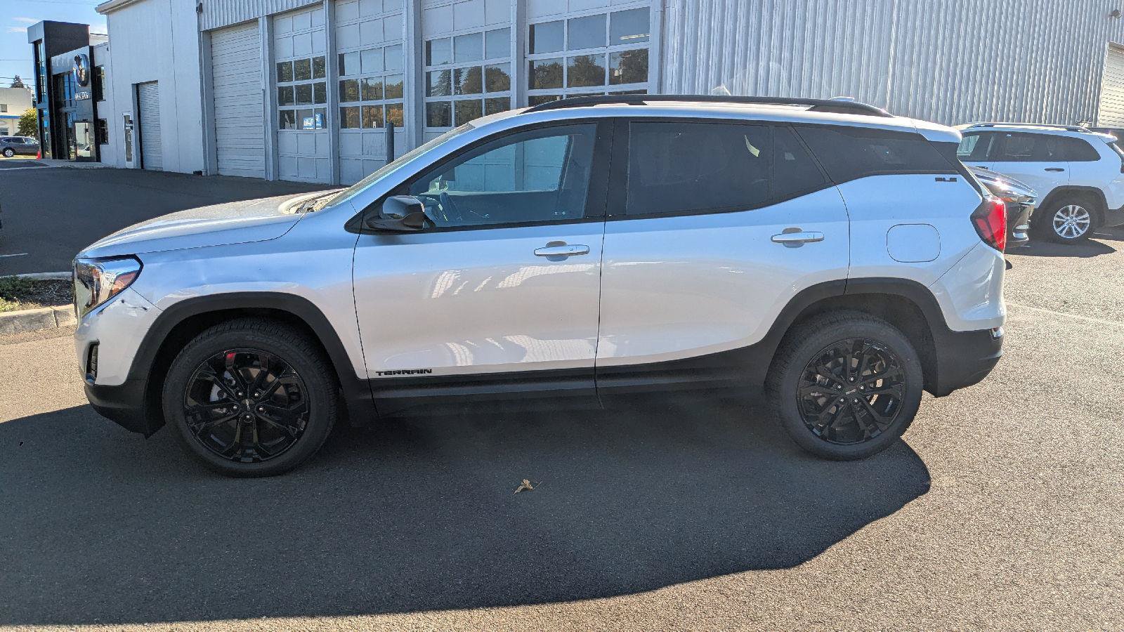 Used 2021 GMC Terrain SLE w/ Elevation Edition AWD/4WD image 6