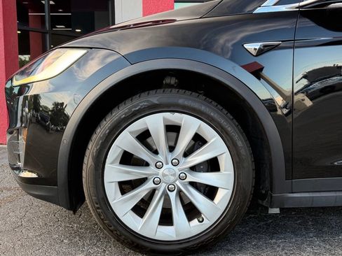 Used 2023 Tesla Model X AWD/4WD image 7