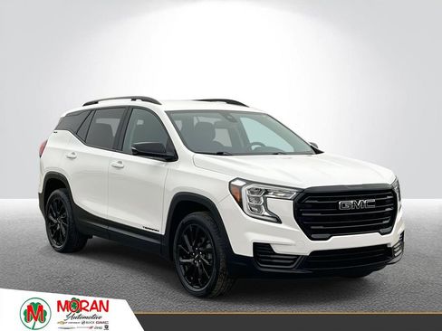 Certified 2023 GMC Terrain SLE w/ Driver Convenience Package image 2