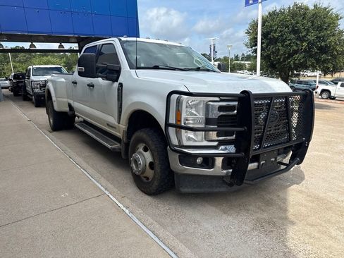 Certified 2023 Ford F350 XLT AWD/4WD image 2