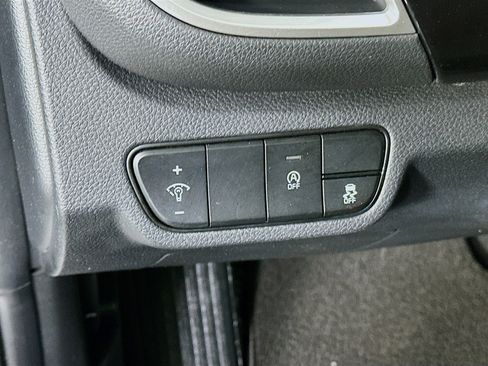 Used 2025 Kia Seltos S FWD image 17