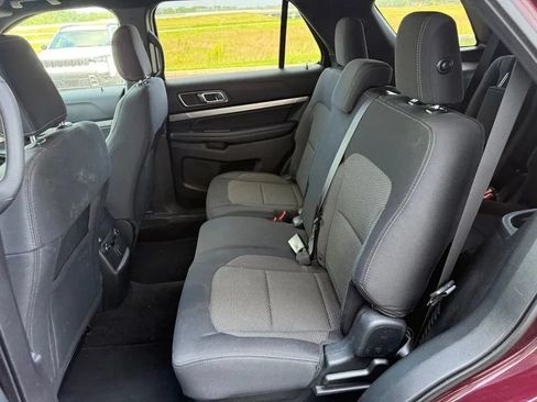 Used 2018 Ford Explorer XLT w/ Class II Trailer Tow Package AWD/4WD image 13