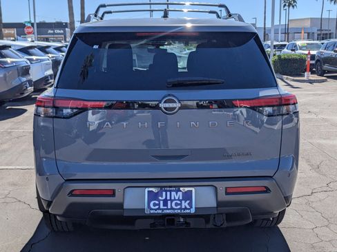 New 2026 Nissan Pathfinder Platinum image 3
