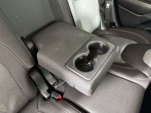 Used 2017 Jeep Cherokee Sport FWD image 37