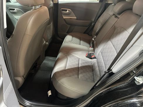 Used 2019 Kia Niro LX FWD image 14