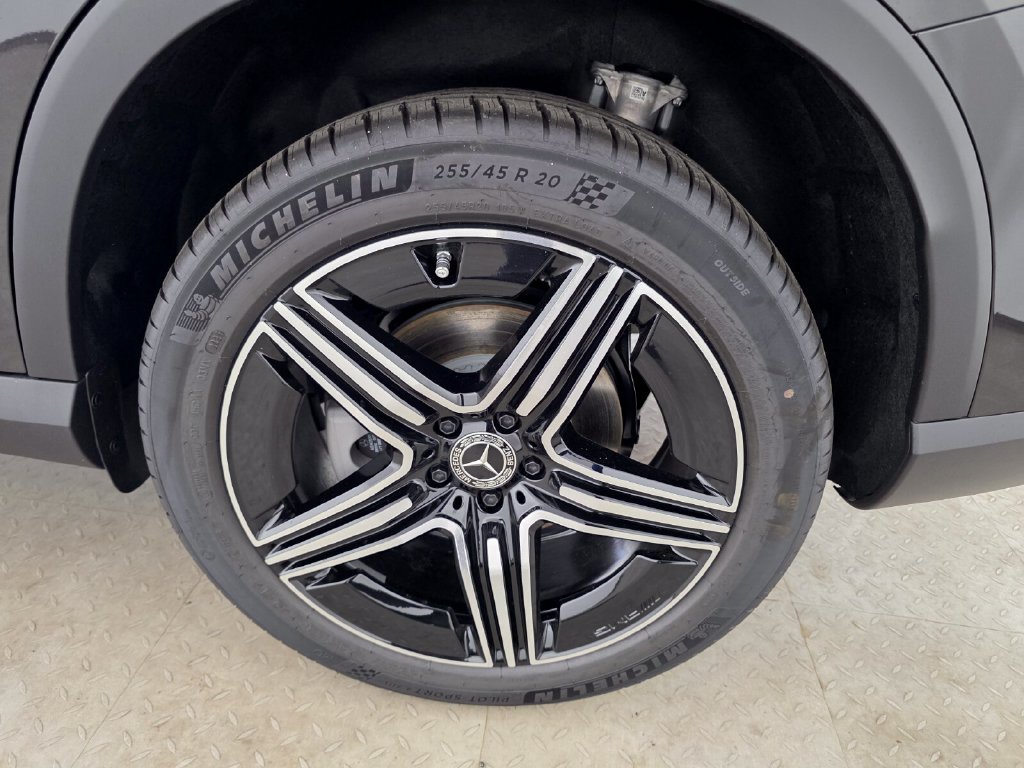 New 2027 Mercedes-Benz GLC 300 image 12