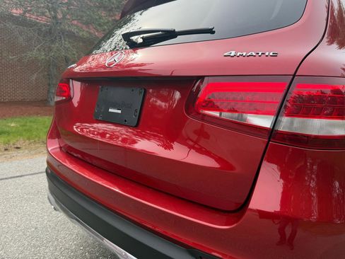 Used 2018 Mercedes-Benz GLC 300 4MATIC image 30