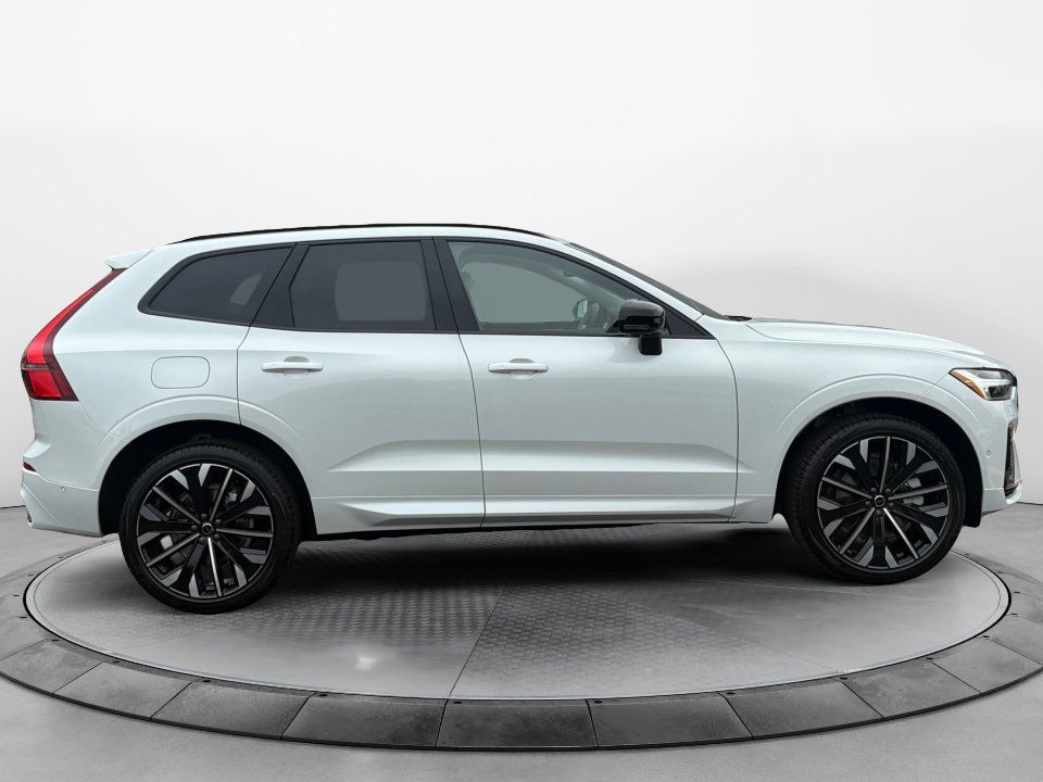 New 2026 Volvo XC60 T8 Ultra w/ Protection Package Premier AWD/4WD image 8