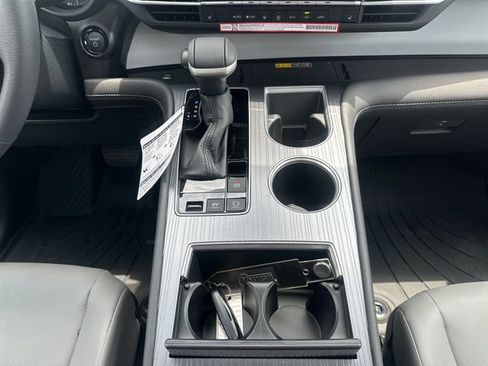 New 2026 Toyota Sienna XLE FWD image 11