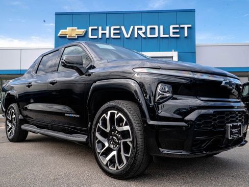 Used 2025 Chevrolet Silverado EV RST AWD/4WD image 1