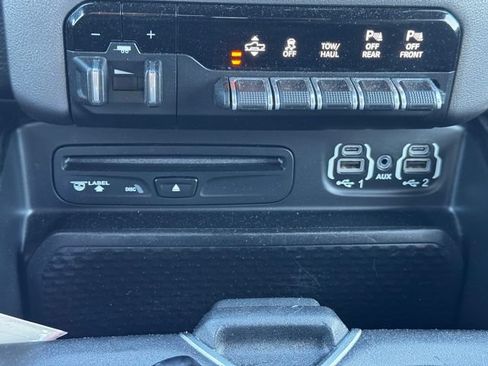 Used 2019 RAM 1500 Sport w/ Level 2 Equipment Group AWD/4WD image 37