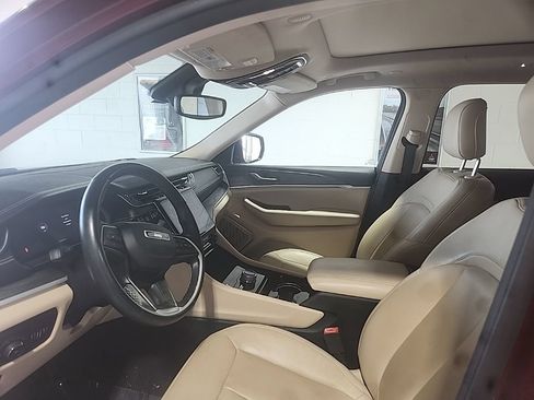 Used 2021 Jeep Grand Cherokee L Limited AWD/4WD image 6