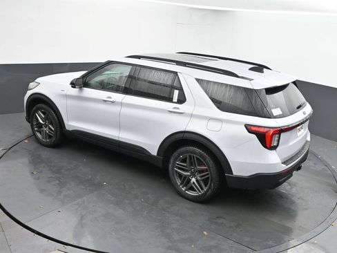New 2026 Ford Explorer ST-Line w/ ST-Line Street Pack AWD/4WD image 40
