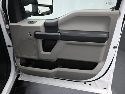 Used 2022 Ford F250 XL w/ Power Equipment Group image 20