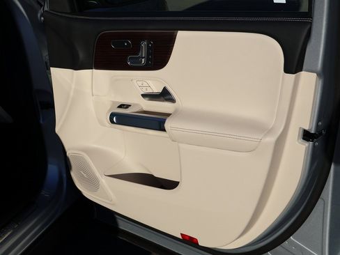 New 2026 Mercedes-Benz GLB 250 4MATIC image 13