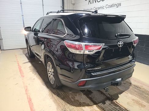 Used 2016 Toyota Highlander XLE image 6