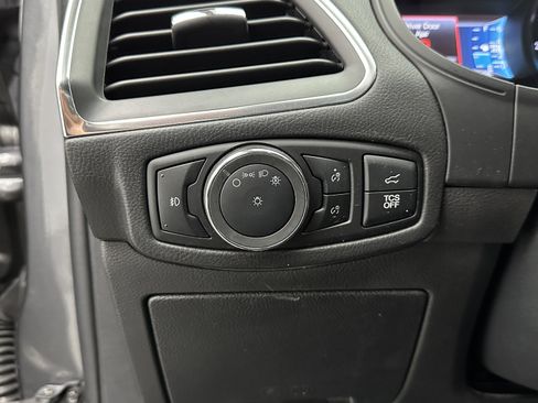 Used 2024 Ford Edge Titanium image 25