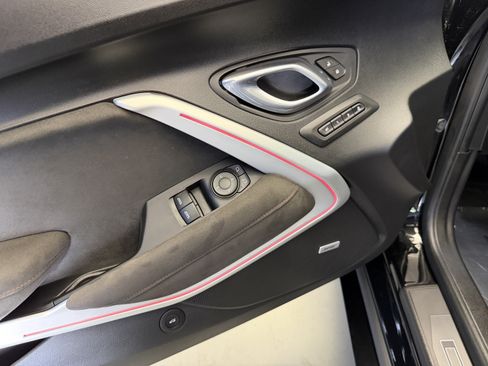 Used 2019 Chevrolet Camaro ZL1 RWD image 10