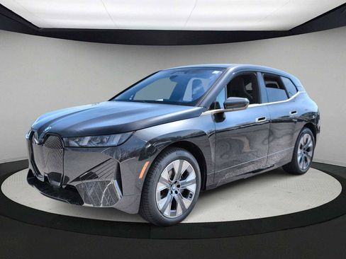 New 2026 BMW iX xDrive45 image 4