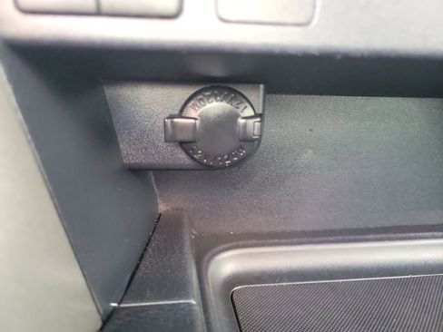 Used 2018 Toyota RAV4 LE image 24