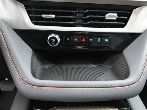 New 2025 Ford Explorer Active w/ Active Comfort Package image 30