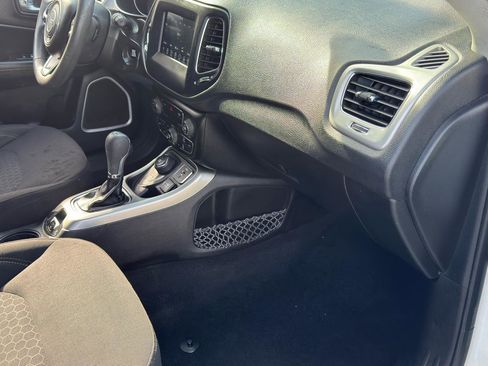Used 2020 Jeep Compass Sport AWD/4WD image 27