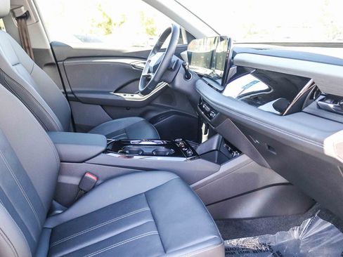 Certified 2025 Audi Q6 e-tron Premium w/ Convenience Package AWD/4WD image 18