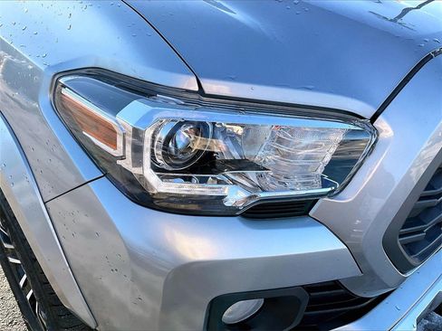 Used 2020 Toyota Tacoma TRD Sport image 28