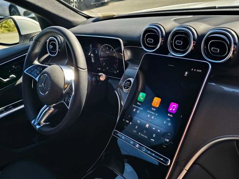 Used 2026 Mercedes-Benz GLC 300 image 10