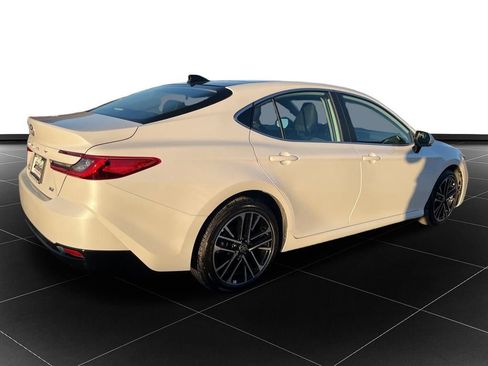 Used 2025 Toyota Camry XLE image 5