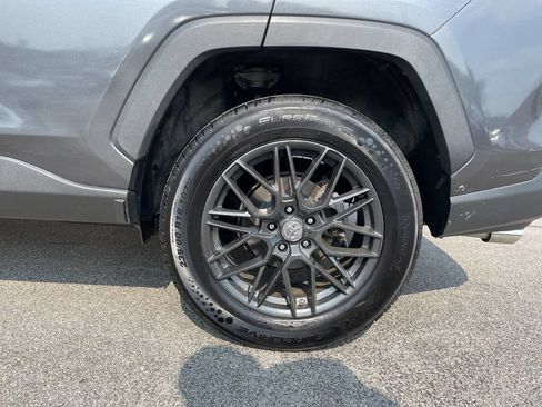 Used 2019 Toyota RAV4 LE w/ All Weather Liner Package AWD/4WD image 10