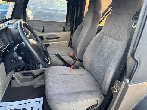 Used 2004 Jeep Wrangler SE image 12