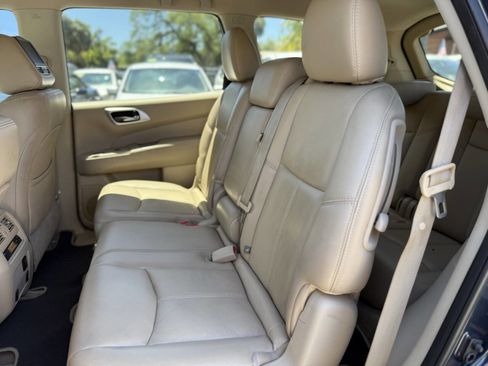 Used 2015 Nissan Pathfinder SL w/ SL Tech Package FWD image 21