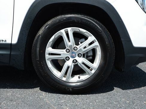 Used 2024 GMC Terrain SLE FWD image 5