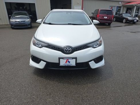 Used 2017 Toyota Corolla iM w/ All-Weather Mat Package FWD image 8